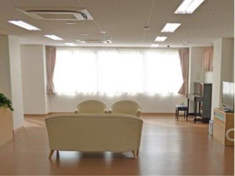 ベストライフ名古屋大高の談話コーナー。毎日入居者様が親睦を深める憩いの場となっております。