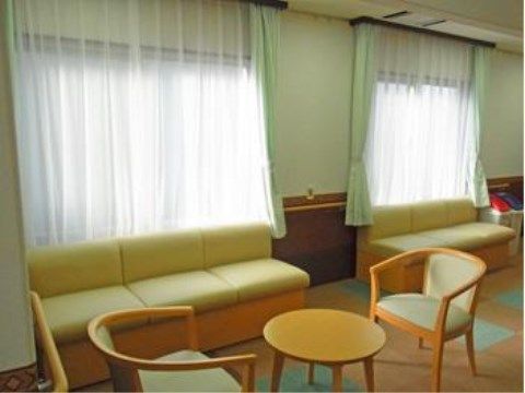 ベストライフ香里園の談話コーナー。入居者様が日々親睦・交友をふかめる憩いの場となっております。