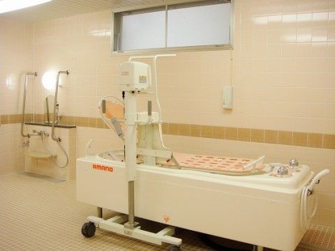 ベストライフ枚方の機械浴室。今までのご負担を軽くし、ご入浴いただける充実した環境を揃えております。