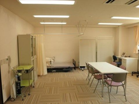 ベストライフ枚方の健康管理室。緊急時に備え、スタッフが毎日24時間こちらに待機しております。