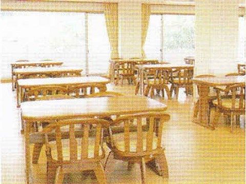 「ベストライフ布施」の食堂
