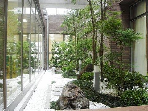 「ベストライフ堺北」の中庭 しばしの休息をお取りください。