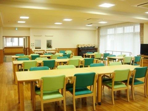 「ベストライフ堺北」の食堂 活気に満ち溢れたお食事をどうぞ！