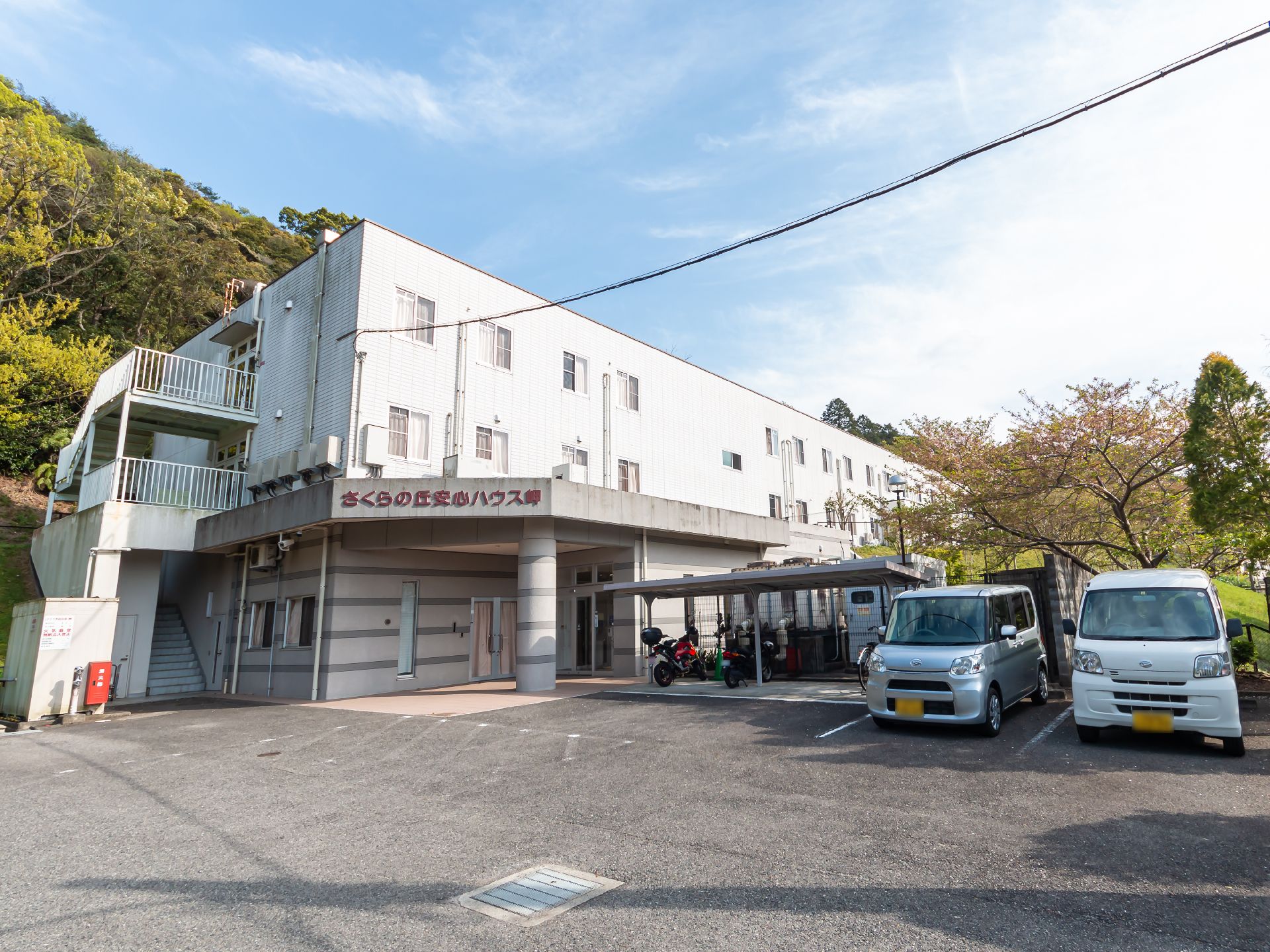 駐車場が完備された施設