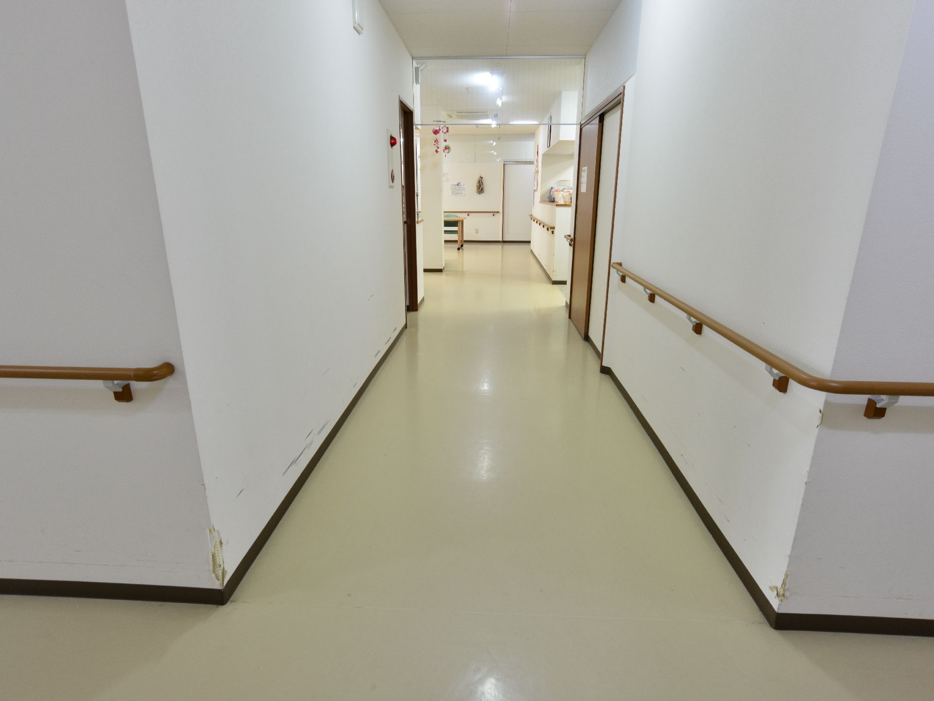 廊下の採光に気を使うことで、衝突の危険回避の効果も期待できる。コーナー部の見通しがよく、ぶつかる危険性が低い。