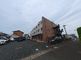 ゆったりとした外観の建物
