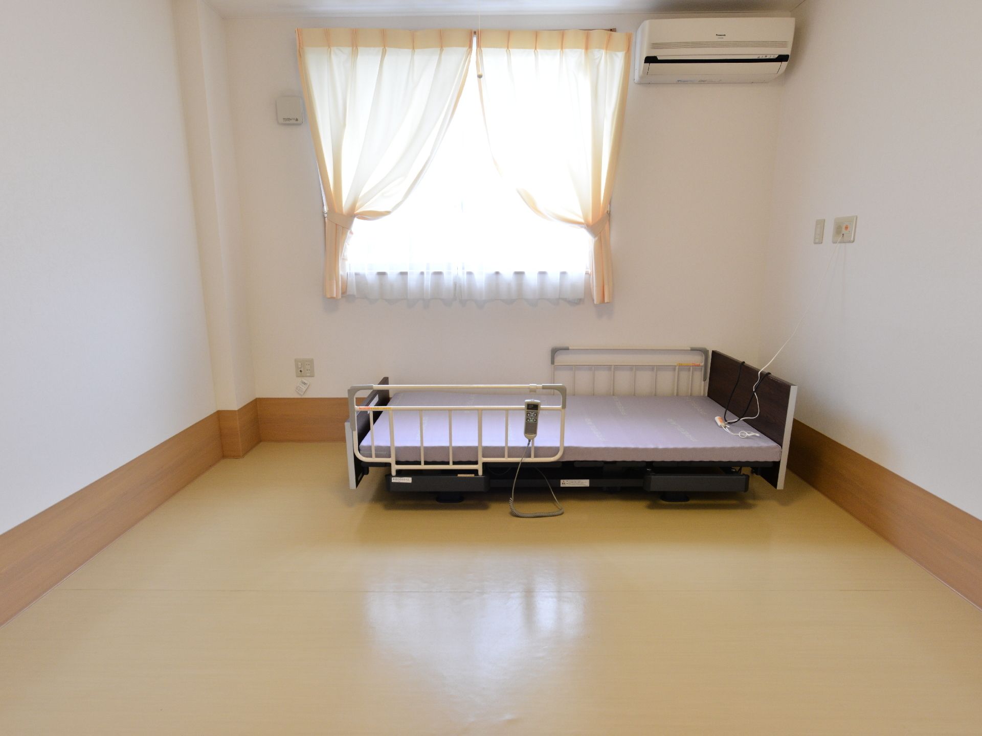 シンプルな個室居室