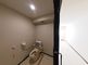 バリアフリー設計のトイレ空間