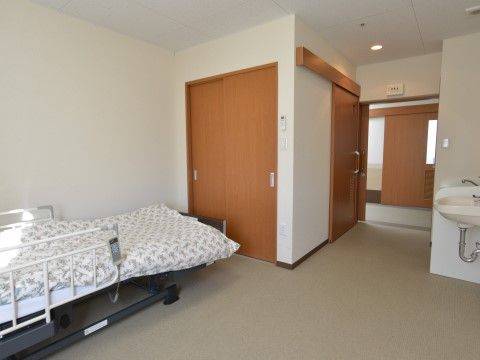 「ふるさとホーム北前橋」の居室。シンプルな空間から、自分色に染め上げられるのが楽しみである。