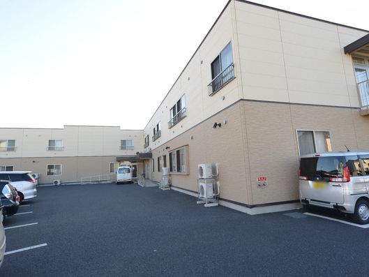 外観(駐車場側)