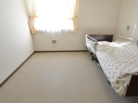 明るく清潔な居室