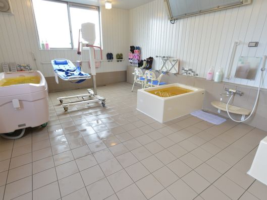 明るく快適な浴室