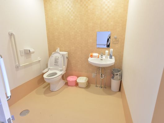 ゆったりスペースのトイレ