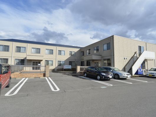 広々とした外観