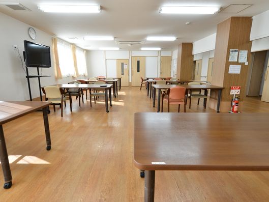 食堂のテーブル