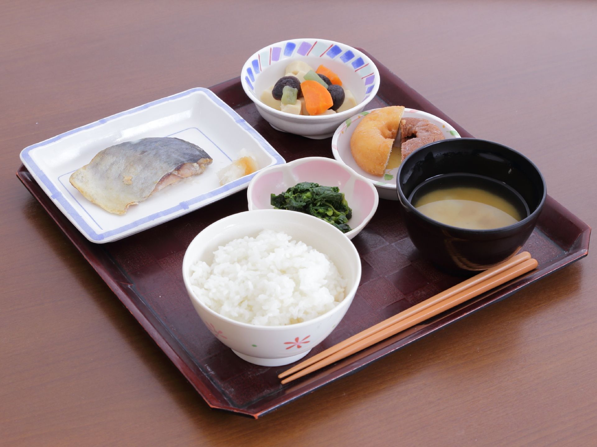 季節に合わせた旬な食材を使ったお料理をご提供しております。一年を楽しみながらお食事いただけます。