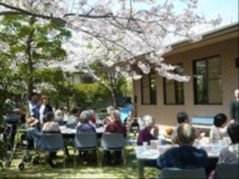 「アクティブライフ箕面」のイベント。春の季節の訪れを、桜が満開で祝ってくれる。