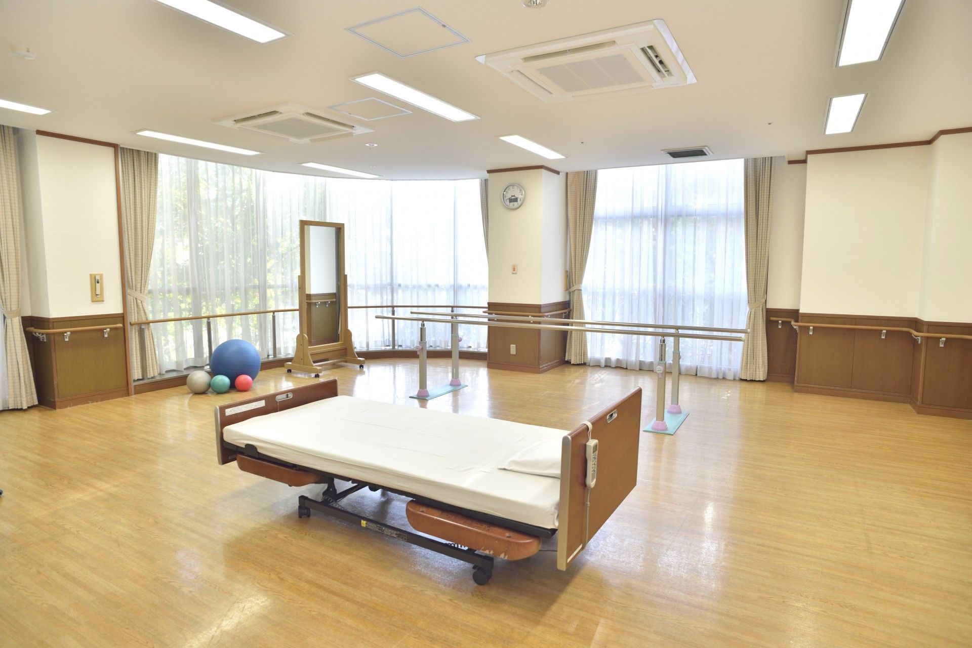 「アクティブライフ豊中」機能訓練室。日々の健康を維持していきましょう！