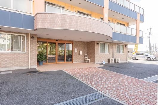 外観エントランス