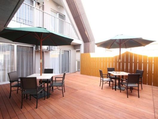 2F ウッドデッキ