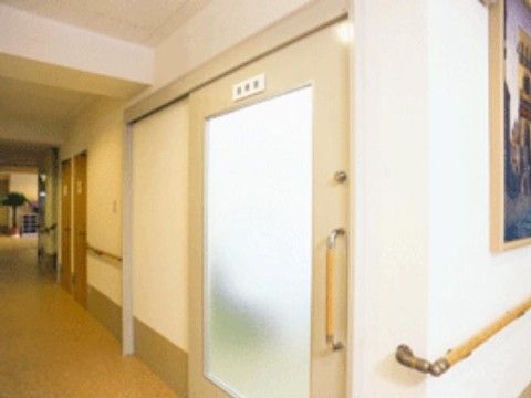 「東海橋苑」保健室。急な体調の変化はすぐにご相談いただけます。