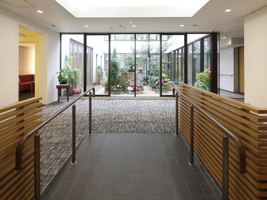 1F エントランス