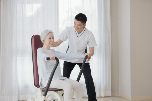 マシンを使用した個人リハビリ(イメージ)