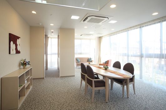 2F ティールーム