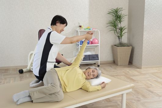 マットを使用した個人リハビリ(イメージ)