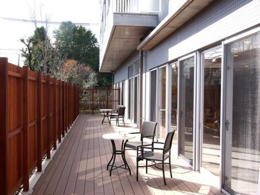 1F ウッドデッキ