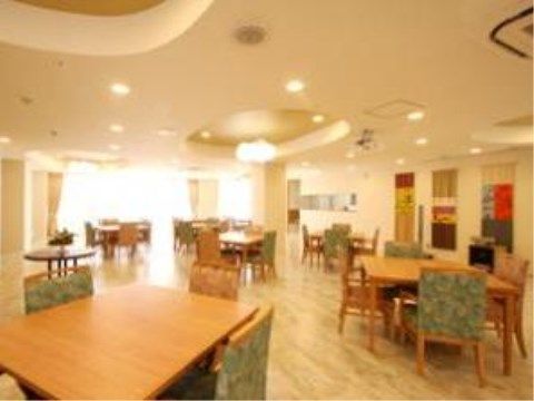 １Ｆにはダイニング兼機能訓練室があり、ゆったりとくつろいで食事をとったり、機能訓練を行ったりできる。