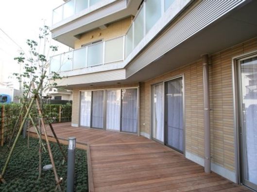 1F ウッドデッキ