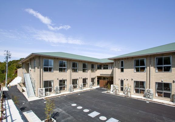広々とした建物の外観