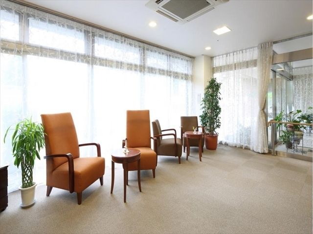 ゆっくり会話を楽しむことができる、ソファを設置した談話スペース