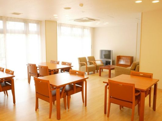 2F リビングルーム兼食堂兼機能訓練室