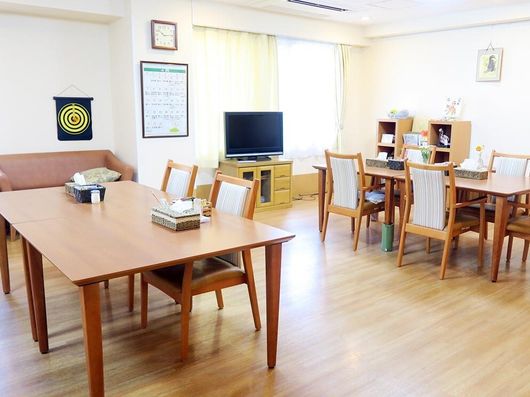 1F リビングルーム兼食堂兼機能訓練室