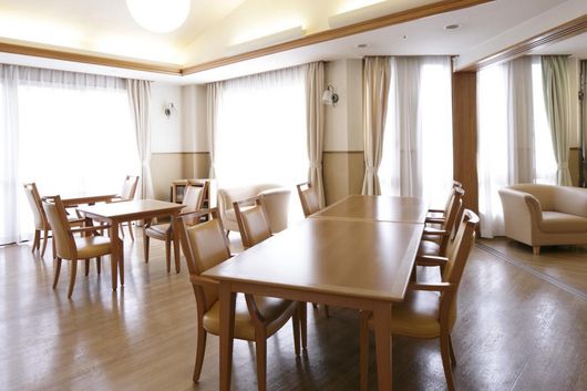 2F リビングルーム兼食堂兼機能訓練室