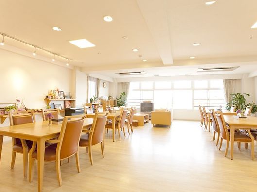 リビングルーム兼食堂兼機能訓練室