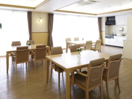 リビングルーム兼食堂兼機能訓練室