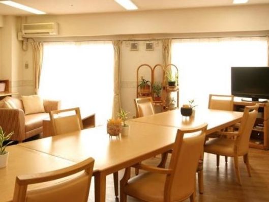 リビングルーム兼食堂兼機能訓練室