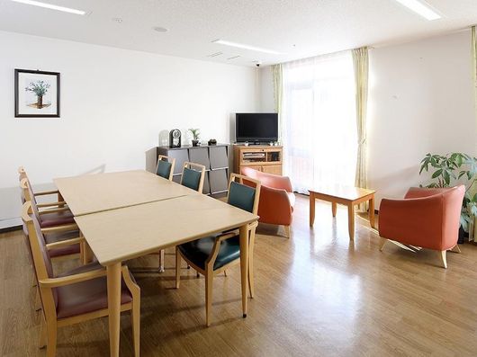 1F リビングルーム兼食堂兼機能訓練室