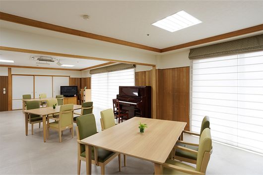 2F リビングルーム兼食堂兼機能訓練室