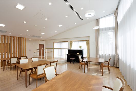 4F リビングルーム兼食堂兼機能訓練室