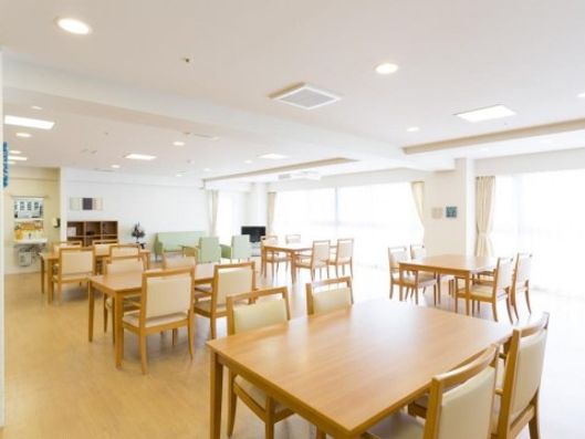 リビングルーム兼食堂兼機能訓練室