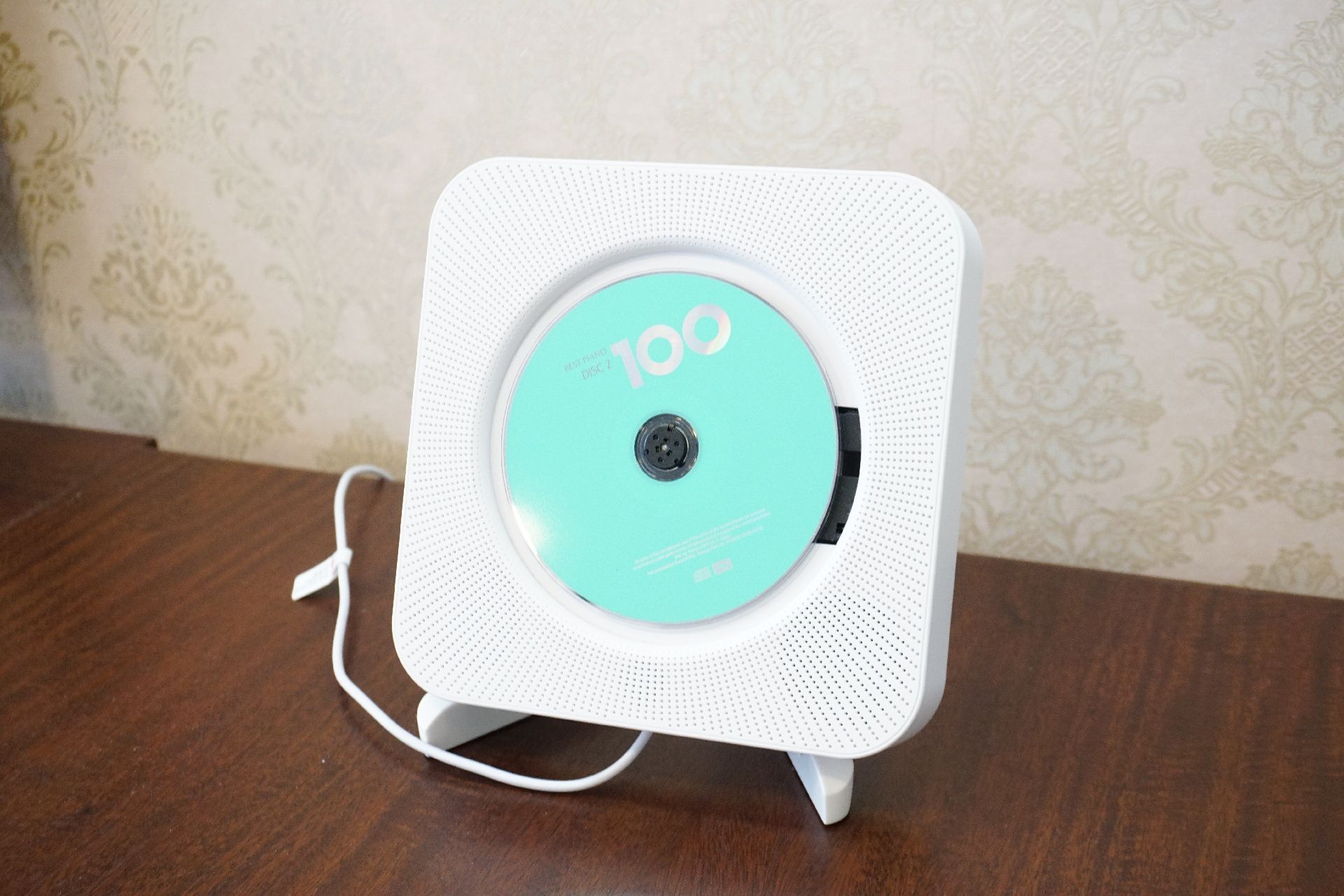 介護施設内にある縦置きのCDプレイヤー