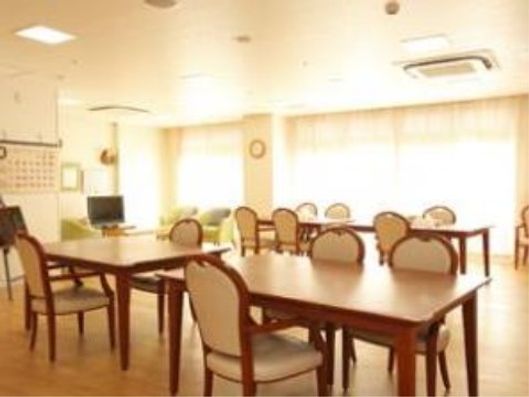 リビングルーム兼食堂兼機能訓練室