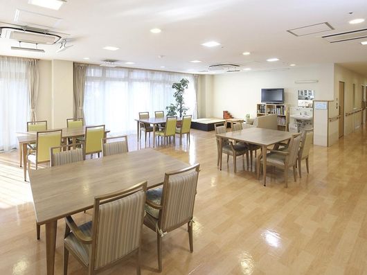 リビングルーム兼食堂兼機能訓練室