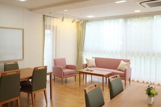 1F リビングルーム兼食堂兼機能訓練室