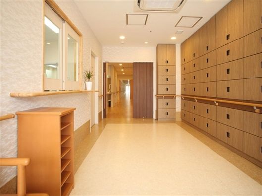 1F エントランス