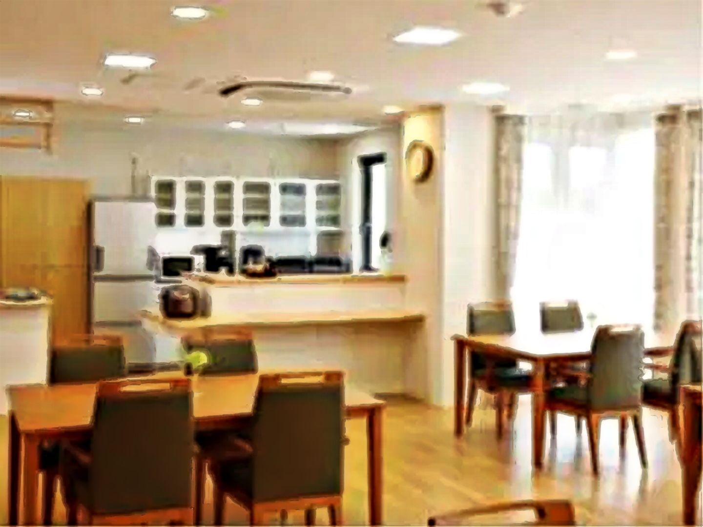 施設で提供される食事は食堂併設のキッチンで手作りされている。入居者様は毎食出来たての美味しい料理を食べることができる。